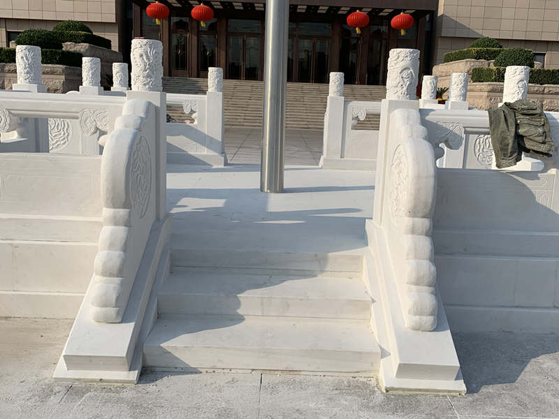 汉白玉旗台7